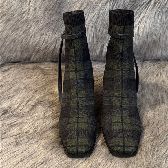 Cozy Island Stylish Black and Green Women's Ankle Boots Size 7 - Picture 3 of 9